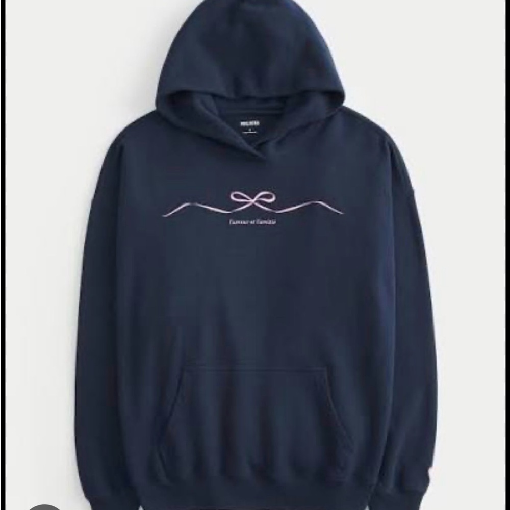 Hollister Black Pullover Hoodie with Subtle Logo